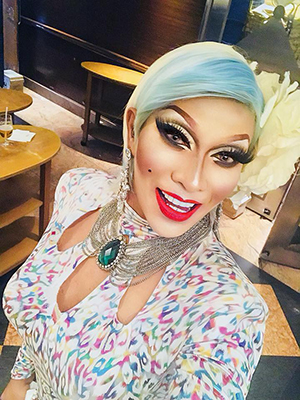 DEZLEE NORISLICIOUS
